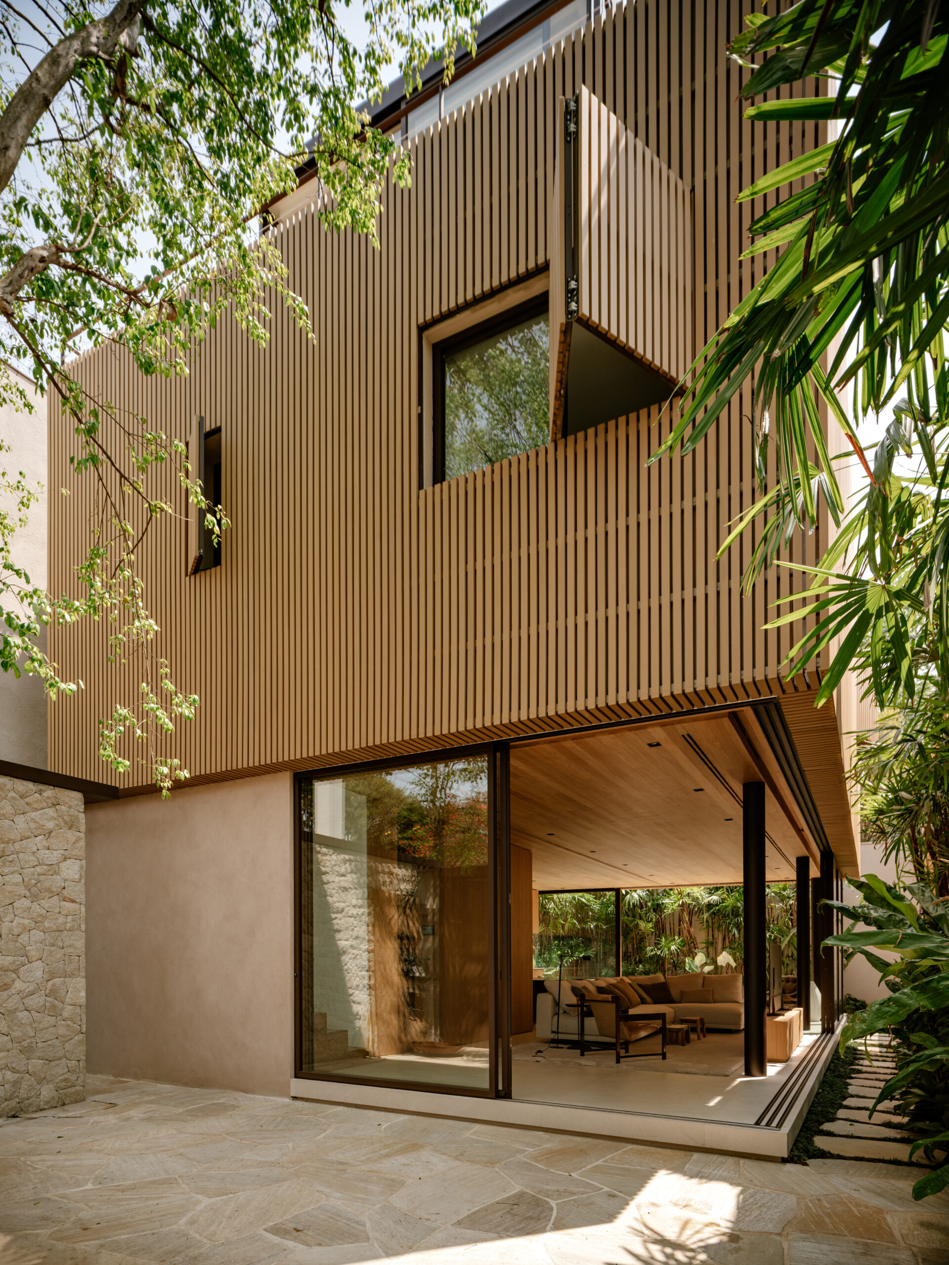 Tropical modernism: Brazilian residence blurs boundaries between indoors and garden