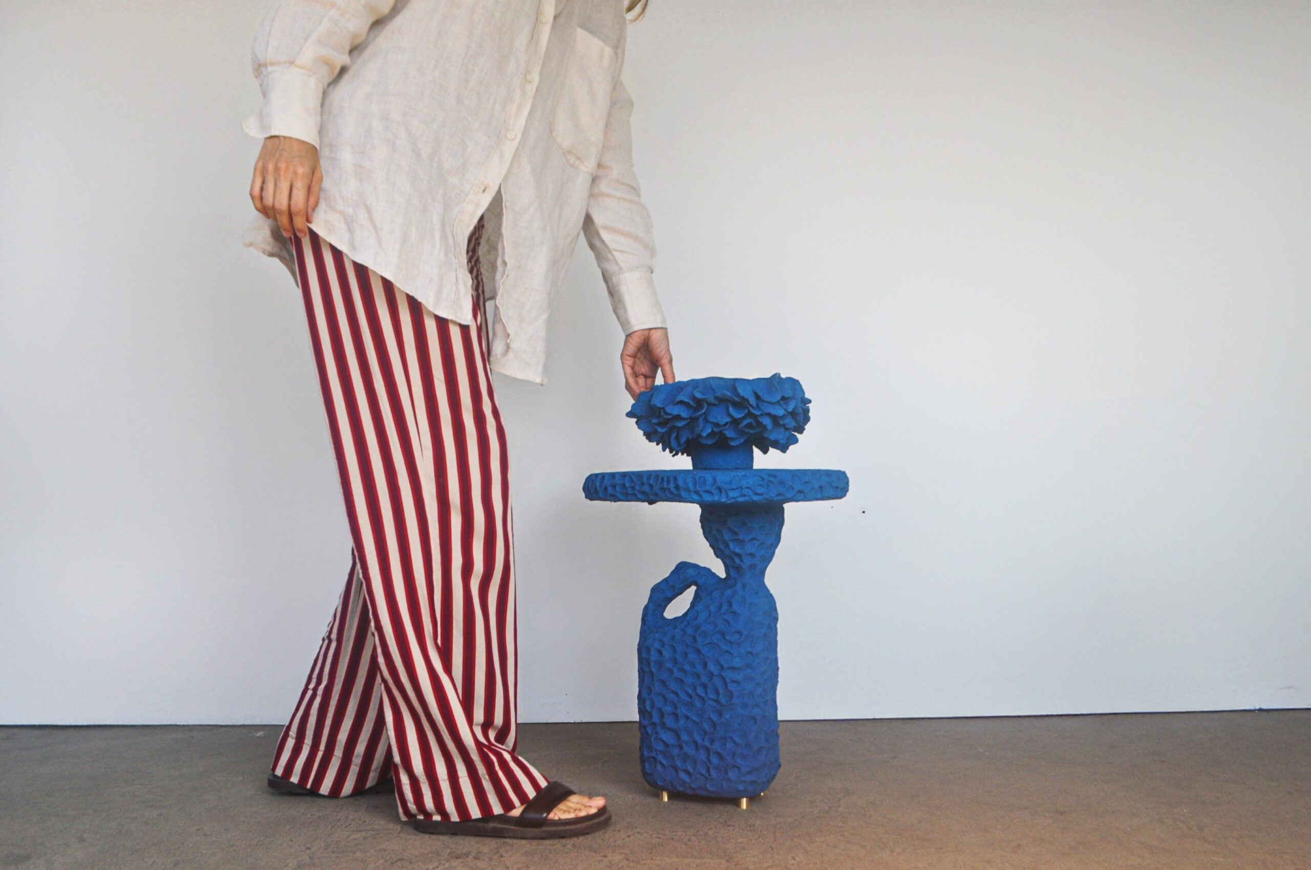 Artist from Ceará, Brazil, transforms urban waste into art at Fábrica Bhering