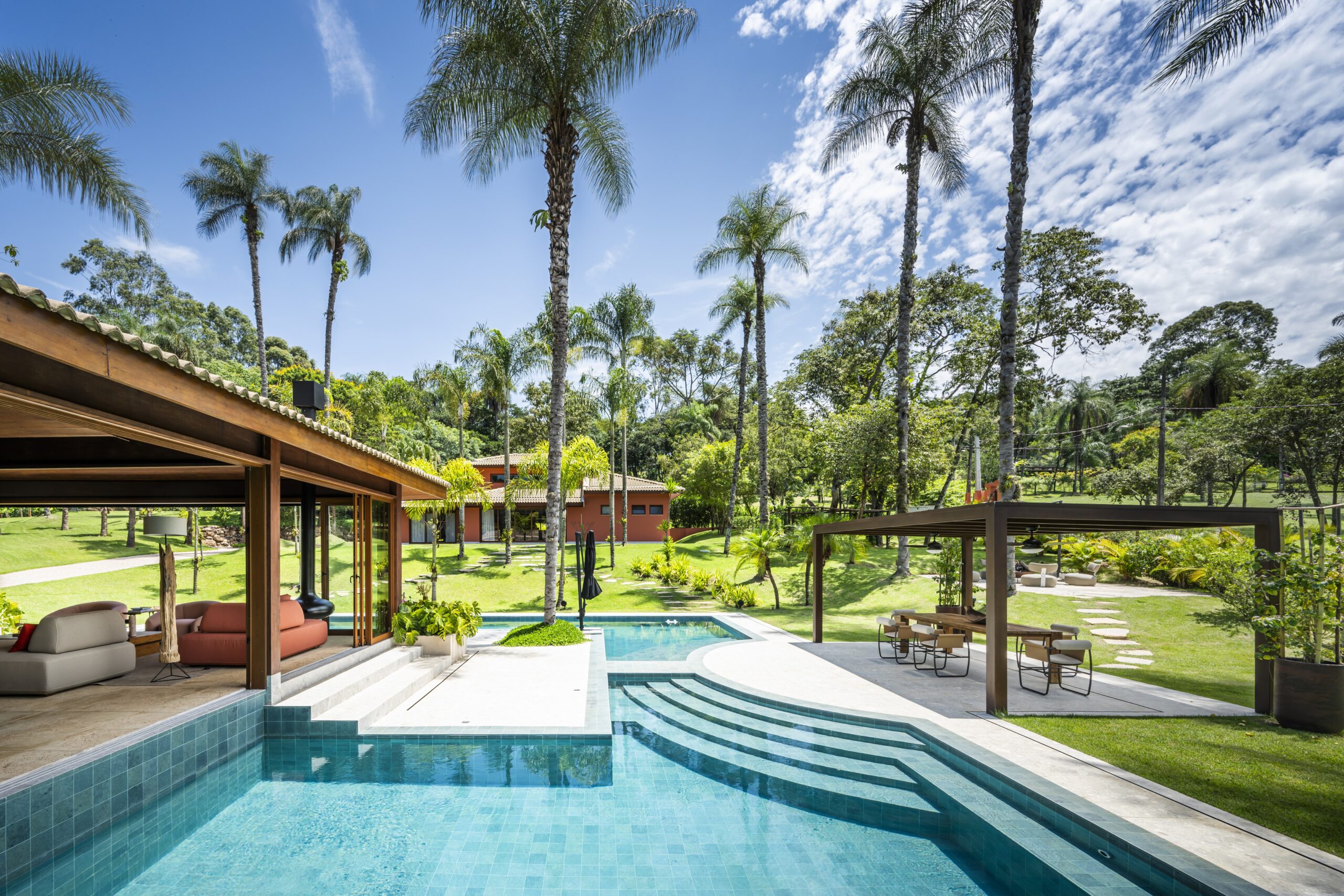 Green Building Council Certifies Renovated Country House in Holambra, Brazil